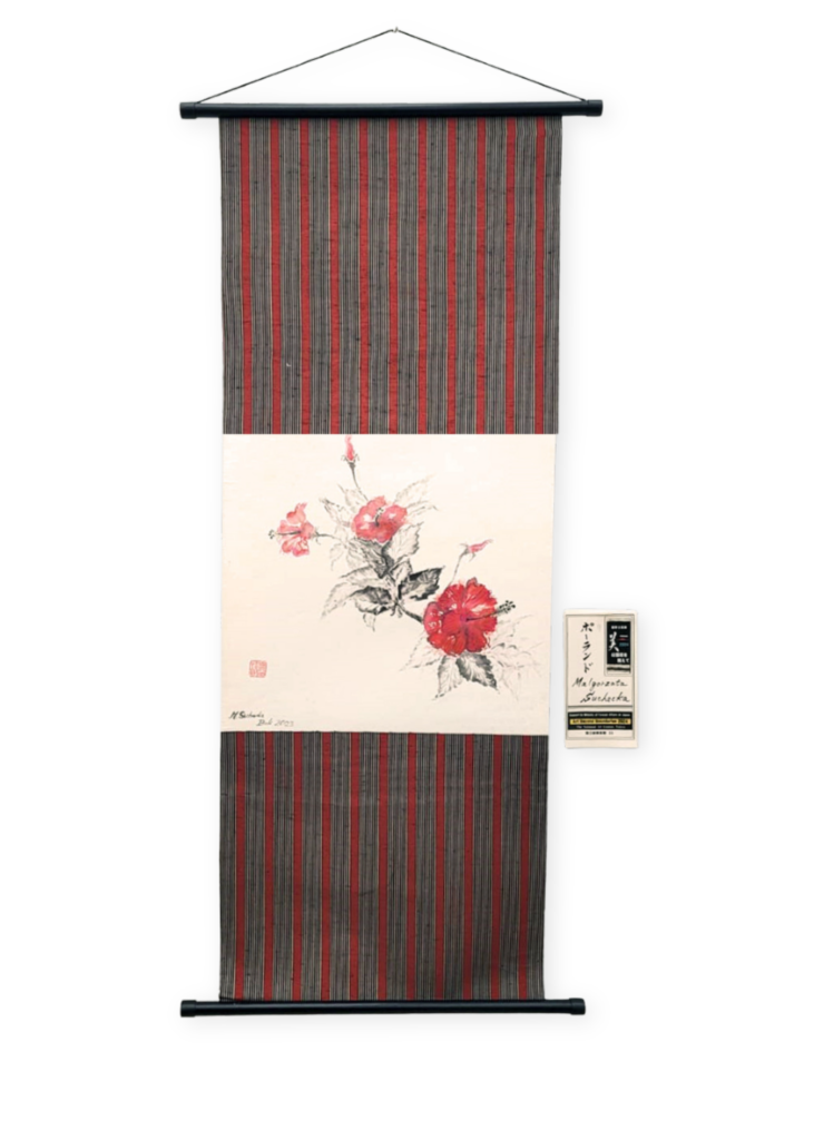 Małgorzata Suchecka czerwony hibiskus, seria „Kwiaty Bali” inspiracja okresem życia w Indonezji 